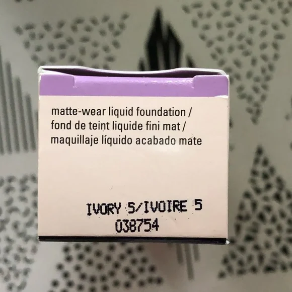 BNIB Mary Kay Matte-Wear Foundation - Picture 3 of 4